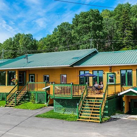 Auberge Eva Lac-Bouchette Eksteriør billede