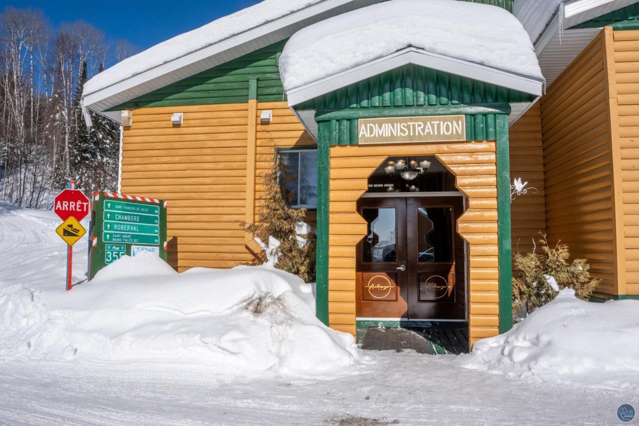 Auberge Eva Lac-Bouchette Eksteriør billede