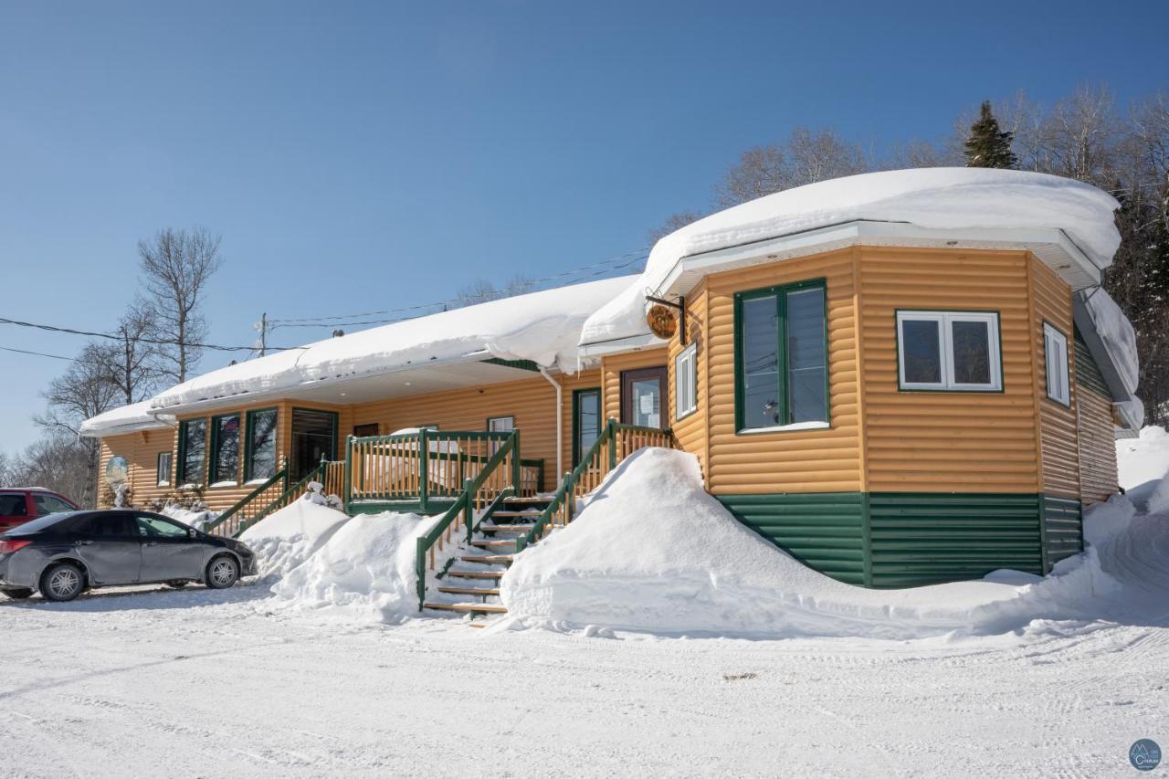 Auberge Eva Lac-Bouchette Eksteriør billede