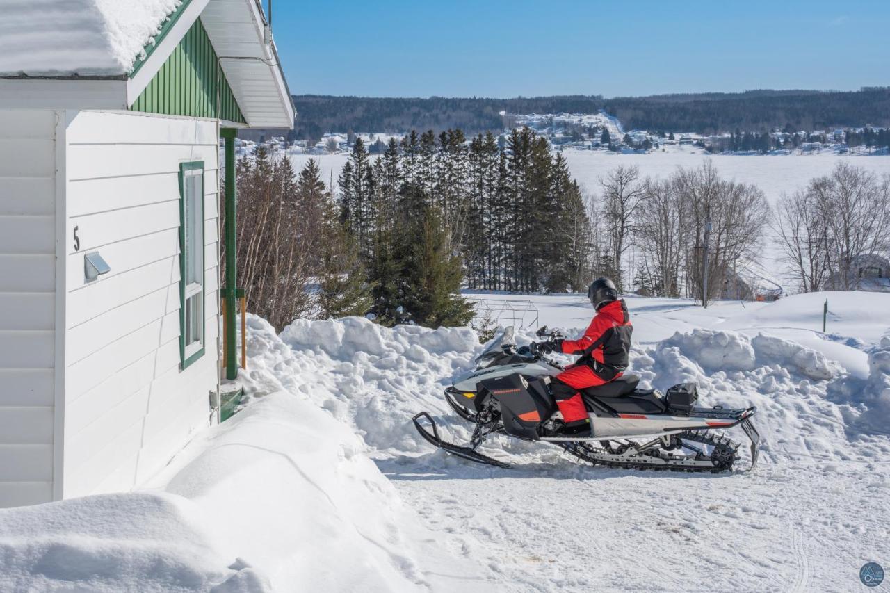 Auberge Eva Lac-Bouchette Eksteriør billede