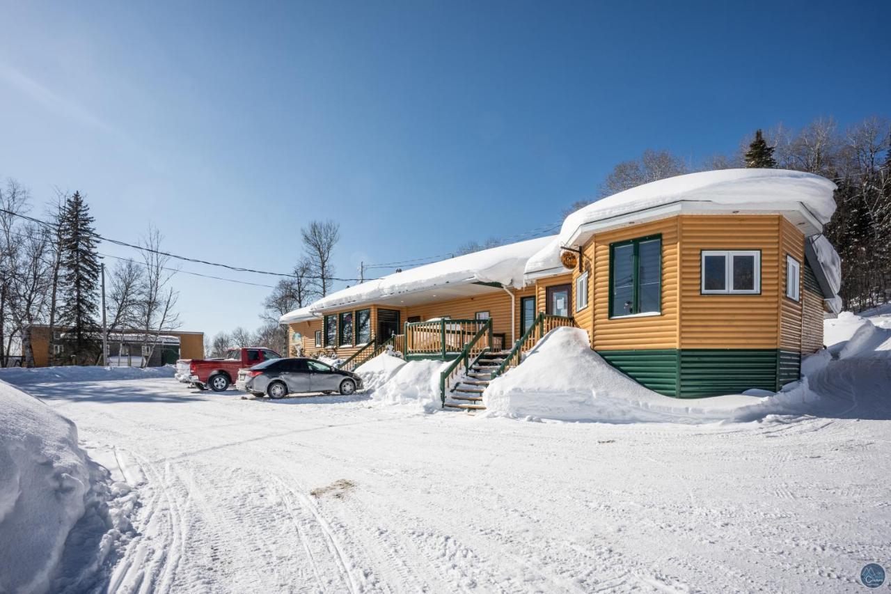 Auberge Eva Lac-Bouchette Eksteriør billede